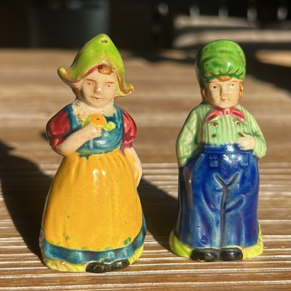 Antique/Vintage Dutch Boy Dutch Girl Salt  Pepper Shakers Hand Painted Japan